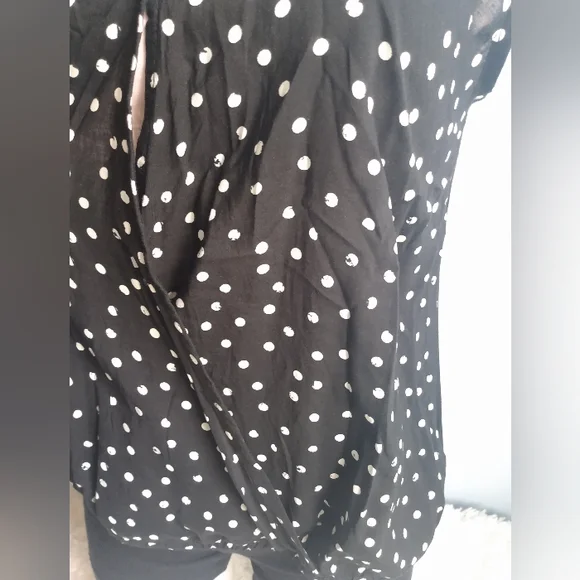 Maurices woman's size medium black and white polka dot blouse - Picture 3 of 6
